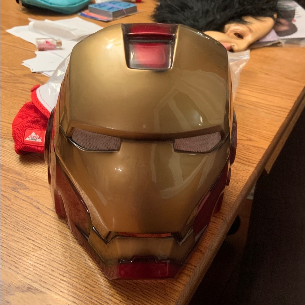 Mask - Picture 5 of 8
